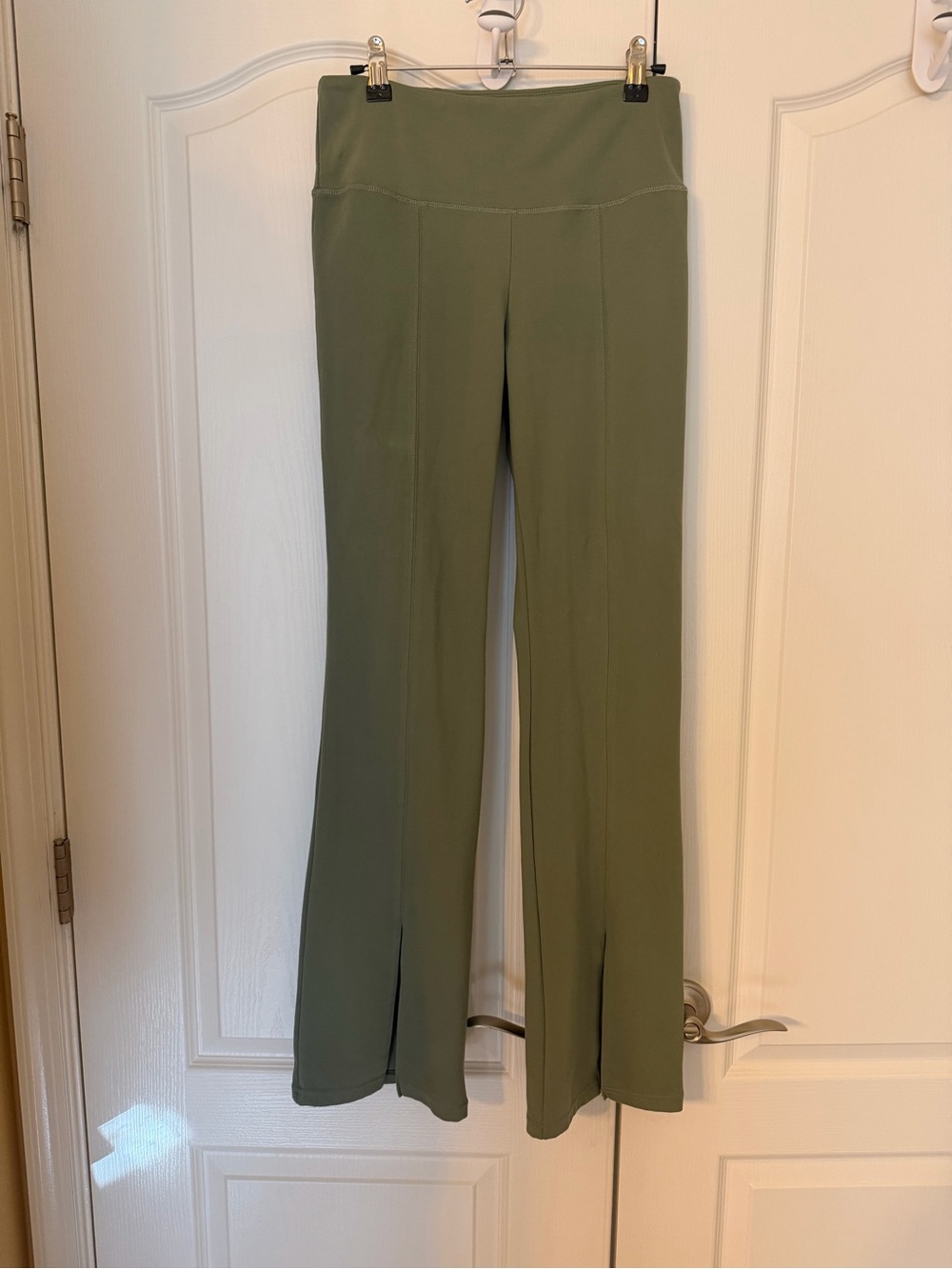 Jessica Simpson Olive Green High-Rise Flare yoga Pants